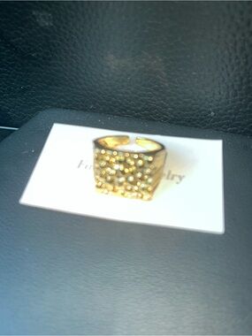 Goldsign Gold Square Cluster Ring size 9
